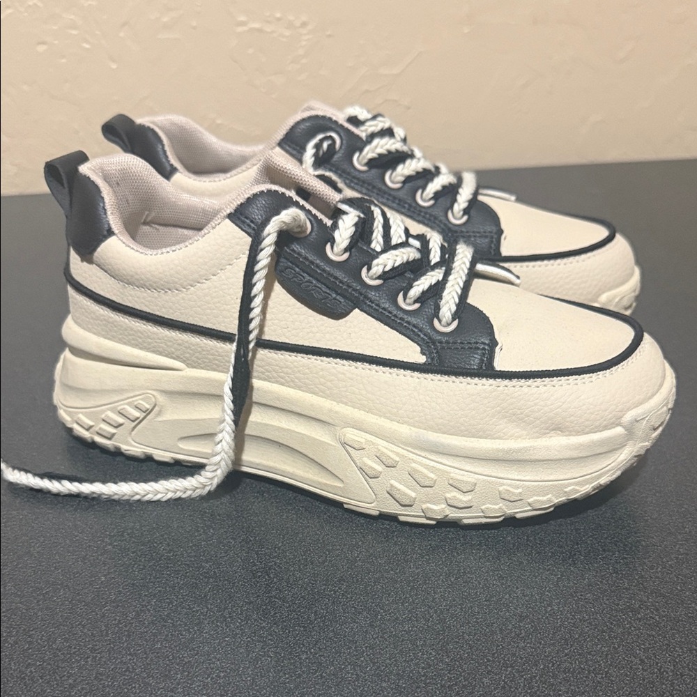 No Boundaries White and Black Athletic Shoes
